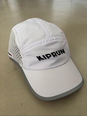 New Kiprun x Heartbreak reflective Running Hat
